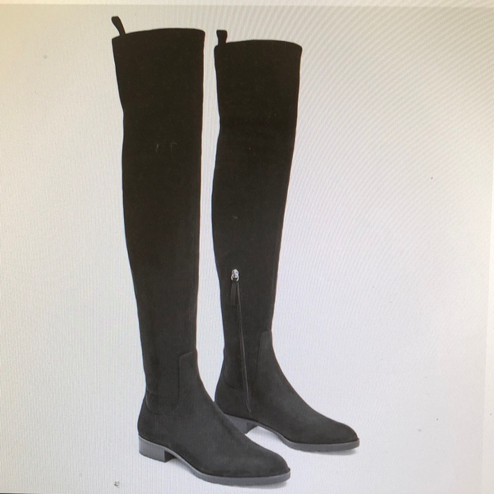 ZARA FLAT HEELED OVER-THE-KNEE BOOTS.